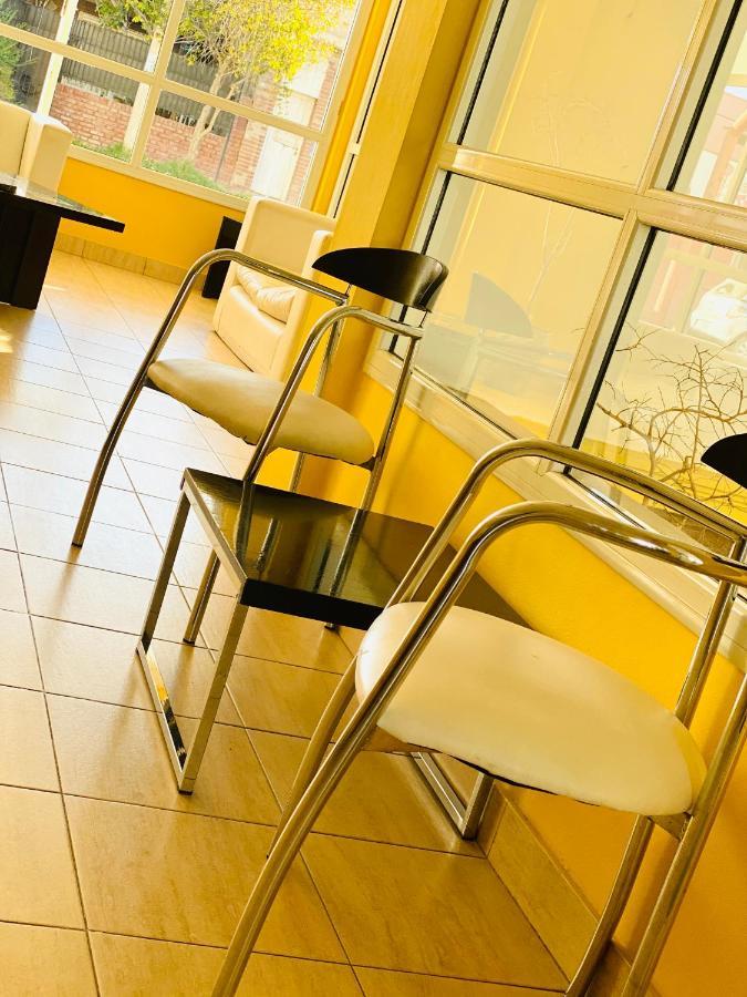 פוארטו מדרין Hotel Tandil מראה חיצוני תמונה