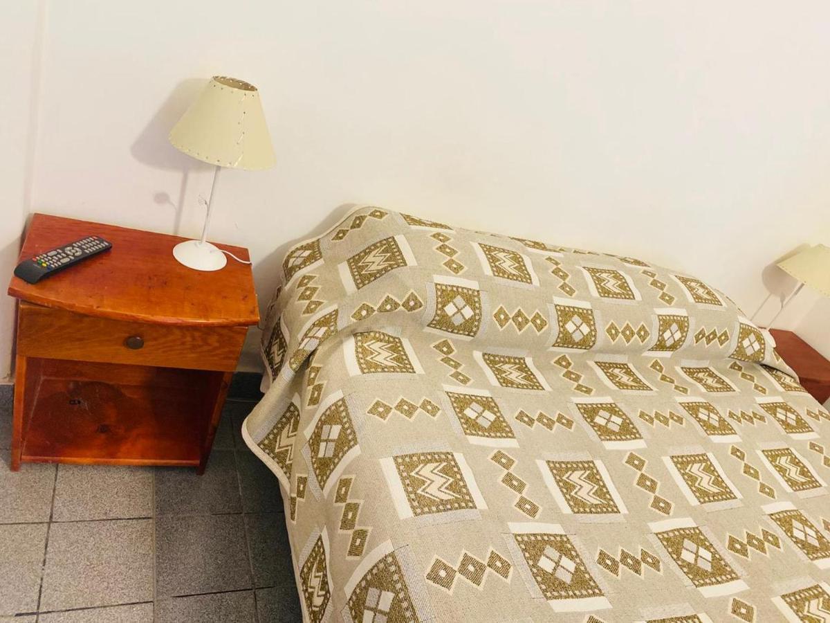 פוארטו מדרין Hotel Tandil מראה חיצוני תמונה
