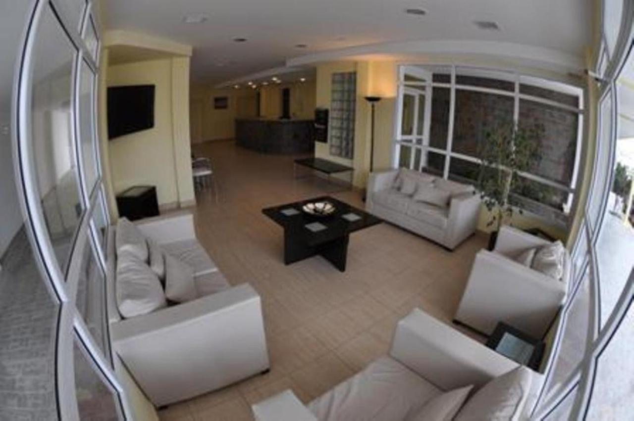 פוארטו מדרין Hotel Tandil מראה חיצוני תמונה