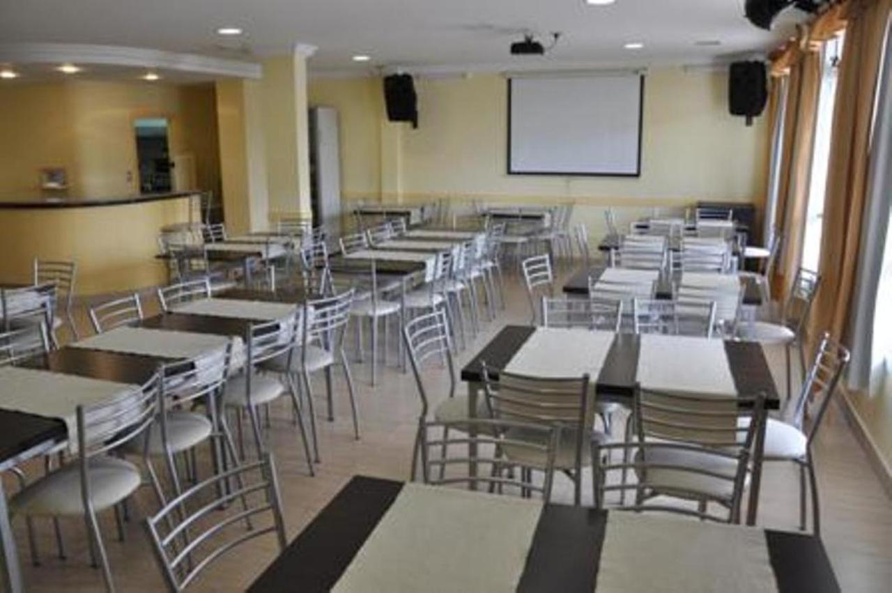 פוארטו מדרין Hotel Tandil מראה חיצוני תמונה