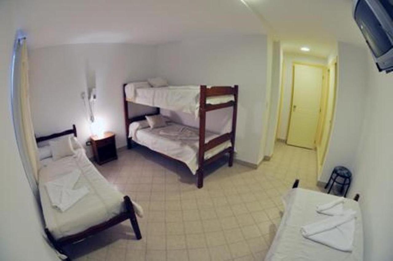 פוארטו מדרין Hotel Tandil מראה חיצוני תמונה