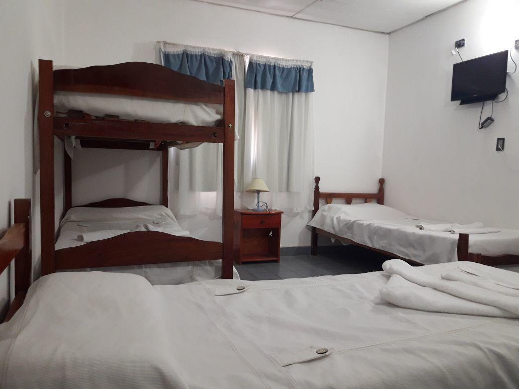 פוארטו מדרין Hotel Tandil מראה חיצוני תמונה