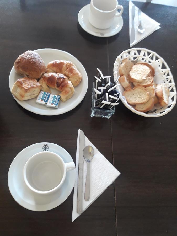 פוארטו מדרין Hotel Tandil מראה חיצוני תמונה